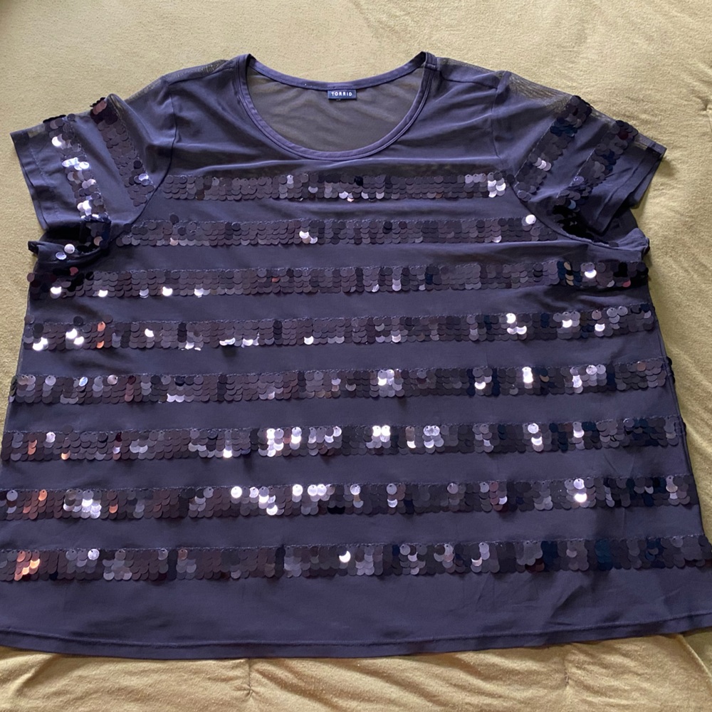 Torrid size 4 Holiday Sequin Top black
